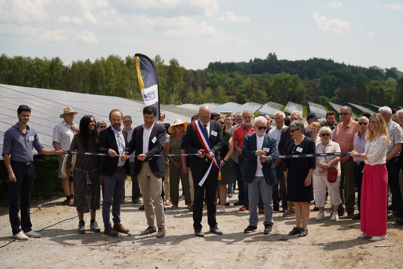 cérémonie du ruban inauguration parc solaire flayat