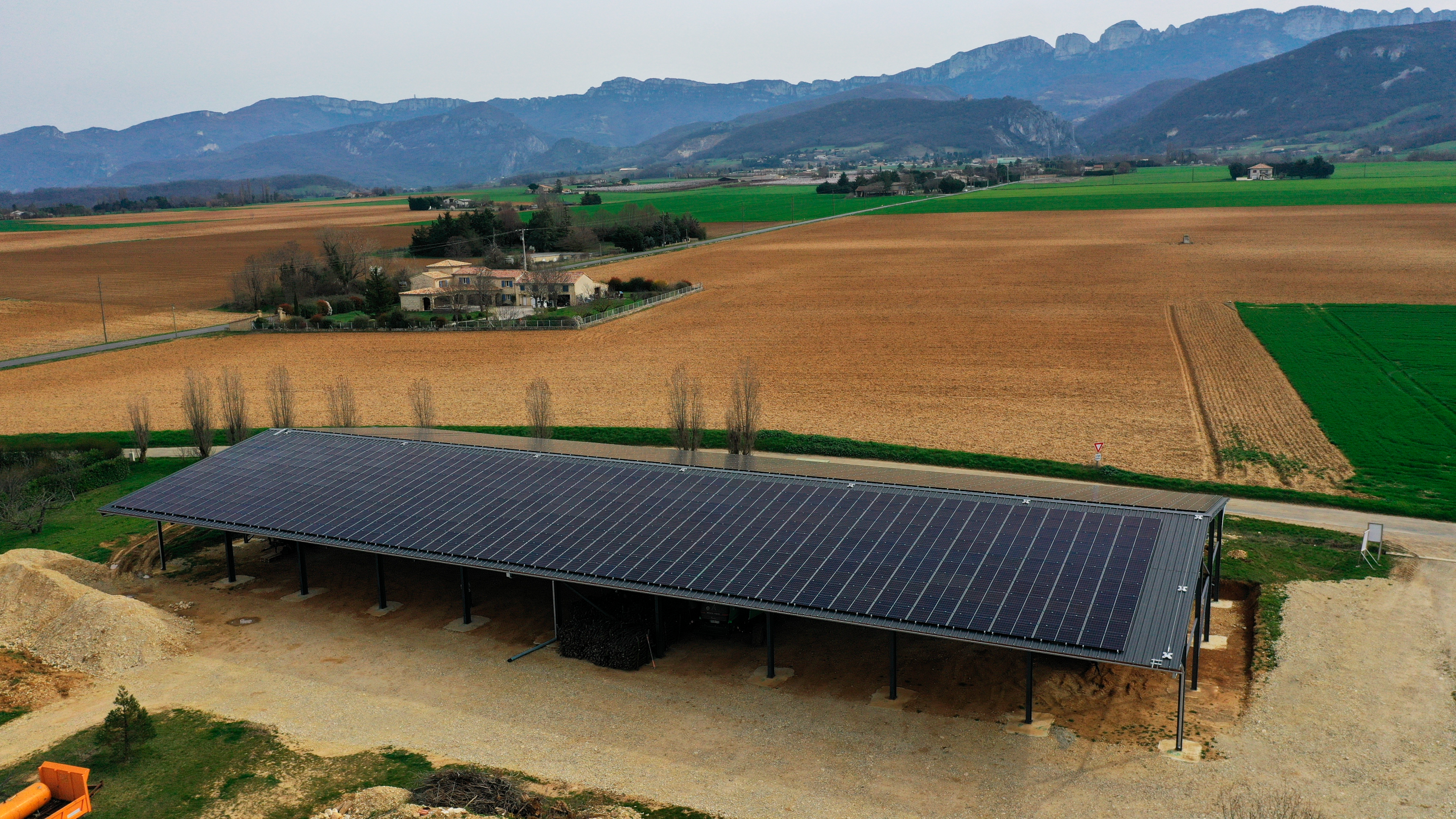Hangar agricole photovoltaïque Charignon - Générale du Solaire Hangar agricole photovoltaïque Charignon - Générale du Solaire